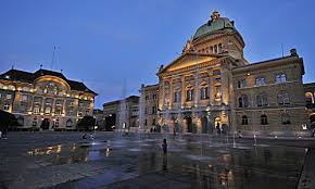 .erhielten kunden von schweizer banken 1975 im schnitt einen zins von knapp 5 prozent. Zinsen Den Schweizer Banken Droht Weiteres Ungemach