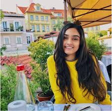 Insulted by rosario, a rich businessman, jai kishen a matchmaker teaches him a lesson by getting his daughter married to raju, a coolie, who poses to be. 15 Beautiful Daughters Of Famous Bollywood Celebrities India Bhasha