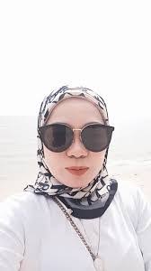 Lina Ely's Instagram, Twitter & Facebook