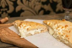 Khachapuri Deftig Georgisch Ein Typisch Georgisches Gericht Ein Traditionelles Kasebrot Lebensmittel Essen Einfache Gerichte Rezepte