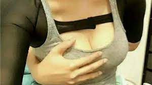 Women post selfies grabbing their breasts from behind their backs in  peculiar fitness craze - Irish Mirror Online