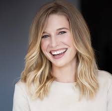 Ellen Woglom (@EllenDwoglom) • Facebook