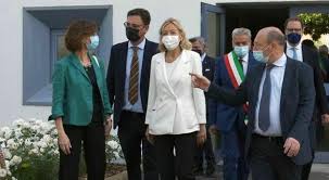 We did not find results for: Cartabia Al Palazzo Di Giustizia Per Il Giardino Della Solidarieta Un Esempio Di Vita Sociale Riuscito