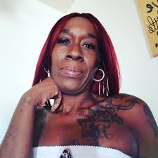 Johnna Edwards's Instagram, Twitter & Facebook