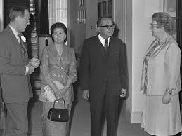 Tun abdul razak mengambil alih tampuk pemerintahan negara dalam keadaan yang tidak teratur. Abdul Razak Politiker Wikipedia