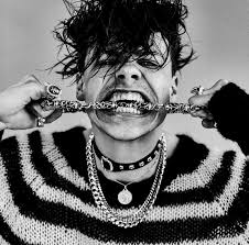 PIRELLI FASHION CALENDAR UPRISING × TRAKTIVIST HELLCAT REDEYE TYREN REDD  YOUNG BAE DRINK NILO I-PACE SUNSET BEACH