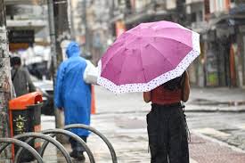 Frente fria avança e traz temporais para o ES; veja onde a chuva será intensa
