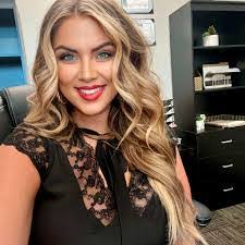 Cassandra Buckner's Instagram, Twitter & Facebook