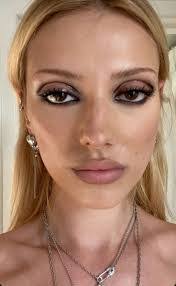 Ella Coffey's Instagram, Twitter & Facebook