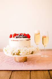 Gateau Happy Birthday Chocolat Fruits Rouges Recette En 2020 Gateau Anniversaire Chocolat Chocolat Fraise Myrtille