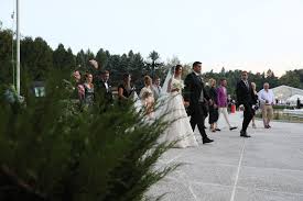 Ne intalnim cu totii la ora 17:30. PremierÄ Imagini De La Cununia ReligioasÄ Èi De La Palatul Snagov De La Nunta Fiului Lui Liviu Dragnea Cum A Fost Surprins Liderul Psd AlÄturi De Iubita Sa Reflectorul De Sud