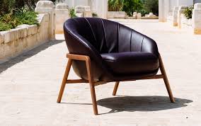 Designed to fit any room, our accent chairs reflect the best italian manufacturing tradition. Cassia Natuzzi Italia