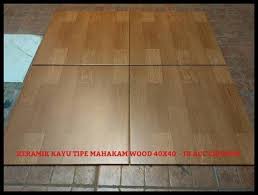 Pasalnya kayu tidak memiliki kekuatan seperti bahan lain. Jual Ekslusif Keramik Lantai Motif Kayu 40x40 Di Lapak Jeje Store Bukalapak