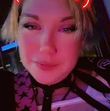 Tracy Corriveau's Instagram, Twitter & Facebook