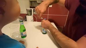 kasik ile soda kapagi nasil acilir 2 dakikada pratik bilgiler trendler youtube trendler bilgi sise kapagi