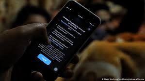 Get breaking news updates on whatsapp and. Whatsapp Delays Privacy Changes Following Backlash News Dw 15 01 2021