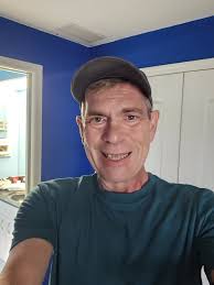 Hello, I'm David and something to know about me is i have been around a few  Narcissists including ex girlfriends , what I've found it is their  dangerous , selfish, untrustworthy and