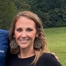 Lori Wilhoit's Instagram, Twitter & Facebook