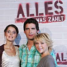 Was ist das komische an den geschenken? Alles Was Zahlt Lockt Regelmassig Millionen Zuschauer Vor Den Fernseher Tv