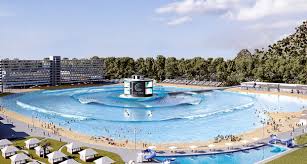 Une Piscine A Vagues Immense Pour Surfer Genial