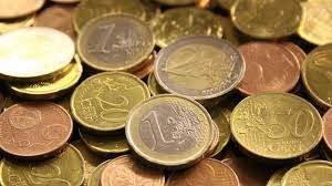 Payer en il a payé sa voiture cash = il a payé imméditament toute la somme, mais sans doute par. Peut On Payer N Importe Quelle Somme Avec Des Pieces Cnews