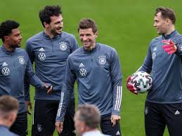Jogi löw setzt auf die deutschland gegen dänemark favorit. R C7k31sed75wm