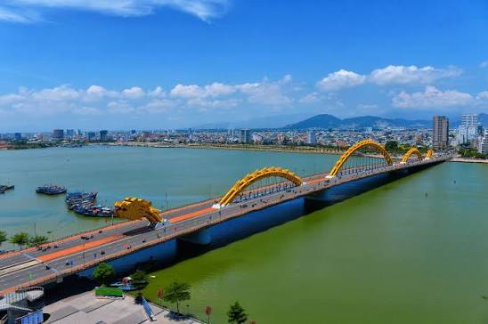 xe đưa đón sân bay Đà Nẵng