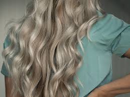 Con questa mini guida scopri tutte le sfumature, i trattamenti per schiarire i capelli come lo shatush e tutti i … Come Decolorare I Capelli Senza Rovinarli Dott Solari Cosmetics