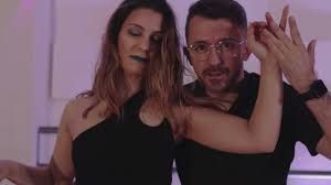 22 dedicado ao festival, você vai poder ouvir sembas recentes e antigos nas vozes de acácio, calo pascoal, patricia faria. New Semba Video Show Miguel And Susana Kizomba And Semba Youtube