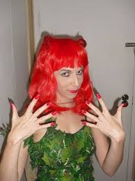 Poison ivy, poison oak and poison sumac cause an allergic, itchy skin rash. Poison Ivy Costume De Batman Tubefr Com