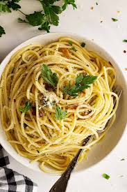 Spaghetti Aglio E Olio Recipe Ready In 20 Minutes Lil Luna Recipe In 2020 Aglio E Olio Recipe Olio Recipe Pasta Dishes