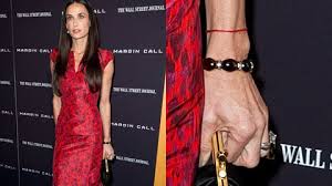 It is with great sadness and a as previously reported, kutcher had an affair with sara leal on his sixth wedding anniversary to moore. Demi Moore Is Still Wearing Her Wedding Ring Despite Claims Her Marriage To Ashton Kutcher Is Not Legal 9celebrity