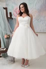 Meine brautkleider werden mit ganz viel sorgfalt und liebe zum handwerk entworfen und geschneidert. Amarillo Callista Plus Size Wedding Dresses 50s Look 50s Style I Plus Size Brautmode Xl Xxl B Hochzeit Kleidung Kleid Standesamt Braut Brautkleid Kurz
