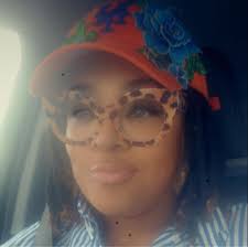 I want to collab with a place for a cute get together for the ladies.  Nothing too crazy… Let's get together, have girl chat, and paint tote bags?  Who can I collab