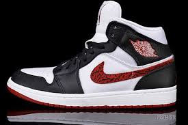 Bulls Air Jordan 1 Phat New Pics Air Jordans Popular Sneakers Sneakers
