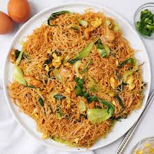 Bihun kuah pedas nan gurih dapat menjadi salah satu pilihan untuk disantap bersama keluarga. Bihun Goreng Fried Vermicelli 30 Min Recipe Christie At Home