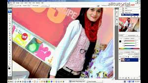 Tutorial photoshop kali ini saya akan membuat cara mengganti background pada foto dengan photoshop cs3.mengganti background pada foto memang teknik dasar pada photoshop yang harus dikuasai. Tutorial Photoshop Cara Merubah Warna Background Foto