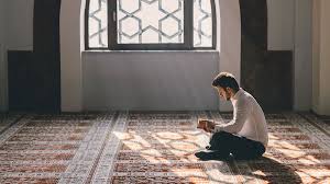 İtikaf, kendini bir konuya verme anlamına gelir. 7e0wtjr4z16apm