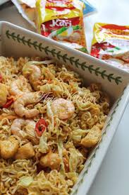 Sedang mencari bagaimana cara membuat cireng enak dan mudah? Mee Maggi Goreng Mamak Sedap Azie Kitchen