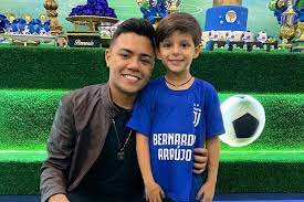 He died on june 24, 2015 in goiânia, goiás. Felipe Araujo Comemora Os 7 Anos De Bernardo Cacula De Cristiano Araujo Quem Quem News