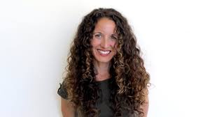 One of the most useful oils in your hair care routine is jojoba oil. How To Style 3a Curly Hair Youtube