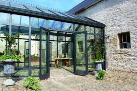 Une Veranda Ouverte Sur Le Ciel Et Le Jardin Un Air De Vacances Toute L Annee Amenagement Terrasse Exterieur Veranda Contemporaine Veranda