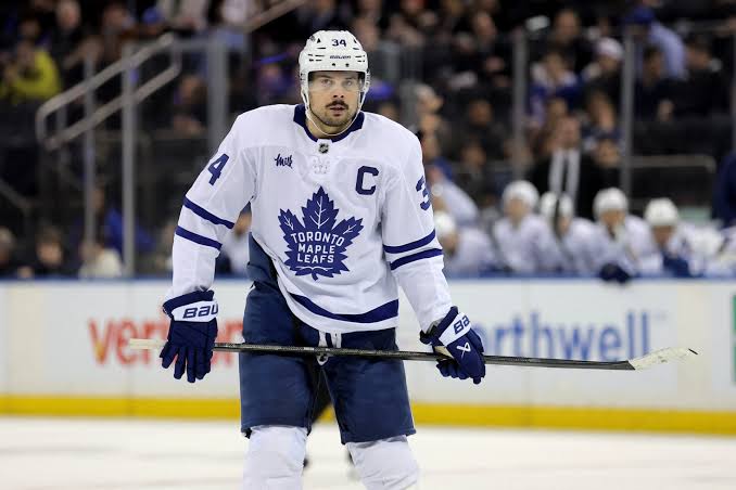 Auston Matthews' chiropractor deems Toronto star 'ready to go'