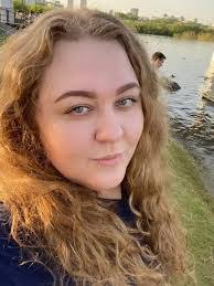 Anna Hammonds's Instagram, Twitter & Facebook