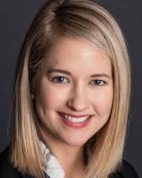 Elizabeth Dreyer's Instagram, Twitter & Facebook