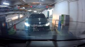 Tutorial cara isi saldo shopeepay top up lewat indomaret alfamart bri bca mandiri bni ovo jenius gopay linkaja syariah kirim ke akun lain. Memalukan Tular Video Pemandu Honda Gigih Ikut Rapat Kereta Hadapan Elak Bayar Parking Viral Mstar