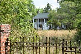 1132 Francis Marion Rd Florence Sc 29506 Mls 132677 Zillow Antebellum Homes Old House Dreams Abandoned Houses