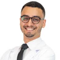 Juni Marcos Borges Alves Nogueira (Clínico geral)