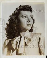 1945 Press Photo Singer Nancy Evans of "The Fitzgeralds" Show