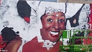 Este Mural, está muy lindo... es verdad... y felicito a los artistas, pero  estaría bueno revisar donde y porqué se hacen en determinados lugares...